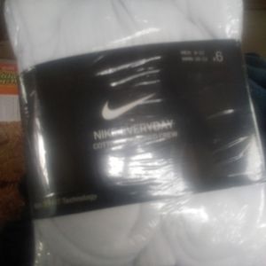 Reg. Price-Amazon $29.99 6-Pack Nike Sweat  -Wick Socks 65% Off ‼️